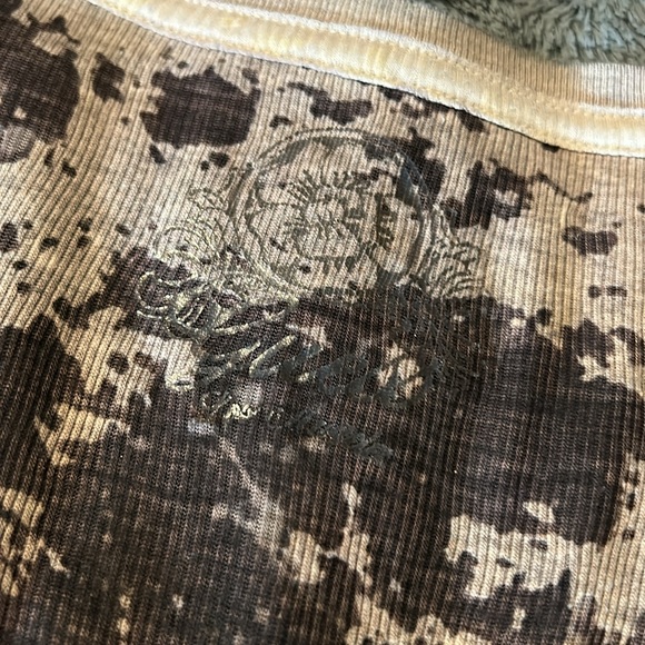 Guess t-shirt. Size small. - Picture 2 of 6